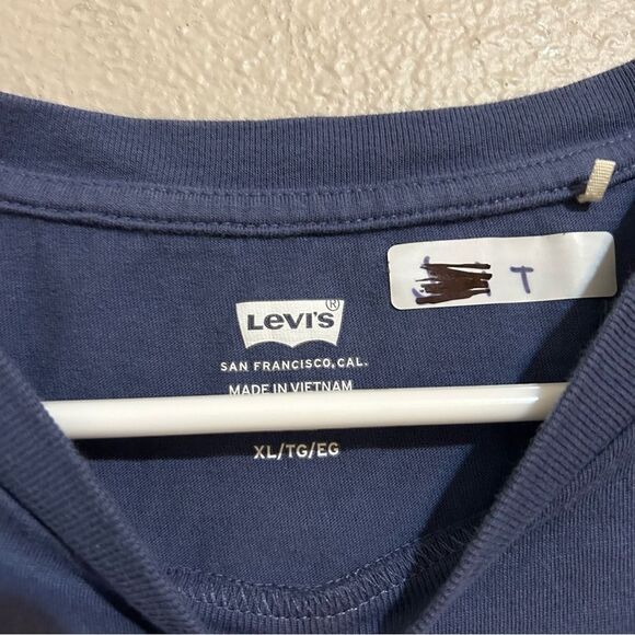 Levi’s purple cropped boxy fit short sleeve floral graphic tshirt size XL - Picture 6 of 6